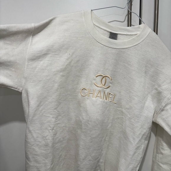 Embroidered Sweatshirt - Picture 3 of 4